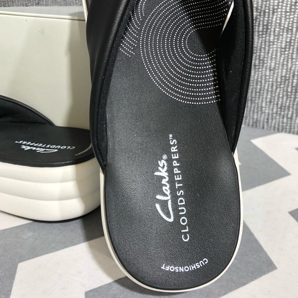 Clarks Cloudsteppers Slides - Picture 4 of 12